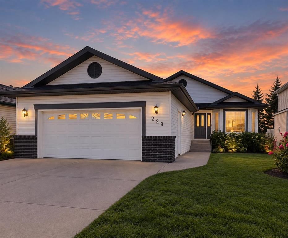 228 Woodside Crescent NW, Calgary — detached for sale