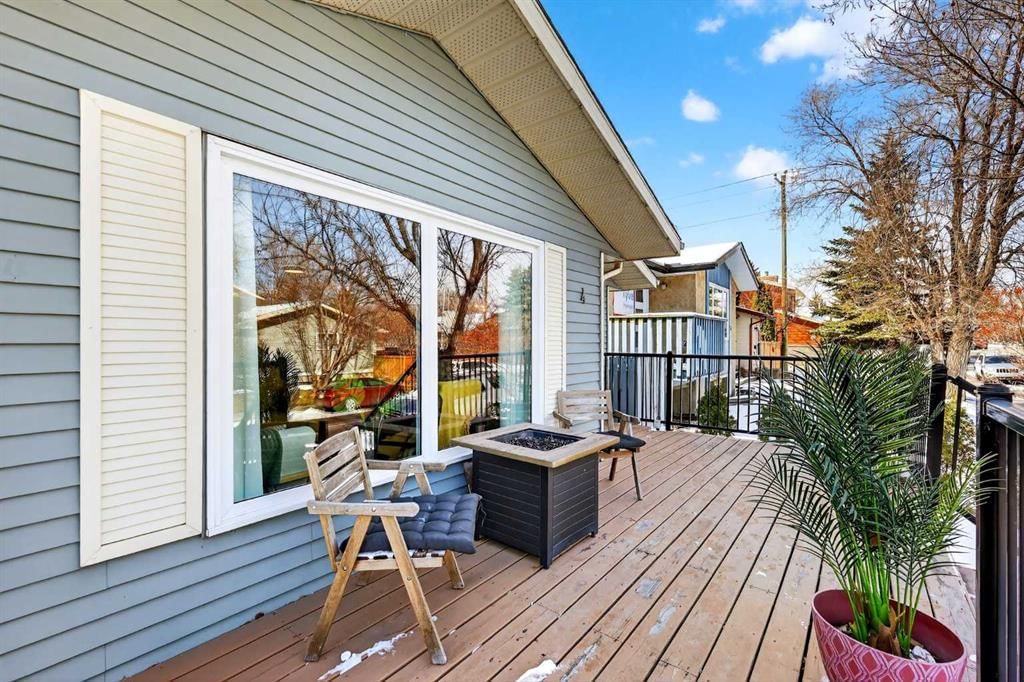 4 Mckinley Road SE, Calgary — photo 5 of 50