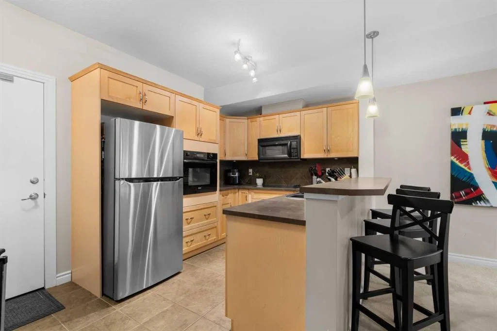117, 60 Royal Oak Plaza NW, Calgary — main listing photo