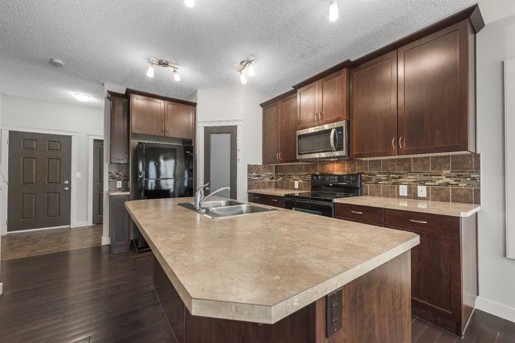 124 Evanscove Manor NW, Calgary — photo 3 of 37