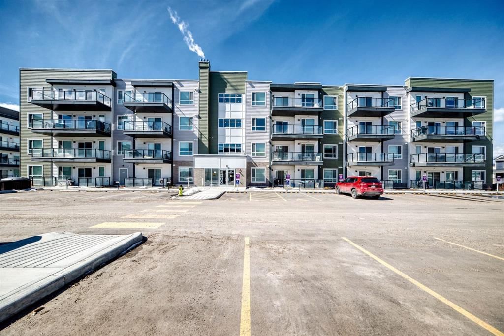 1402, 33 Carringham Gate NW, Calgary — photo 3 of 48