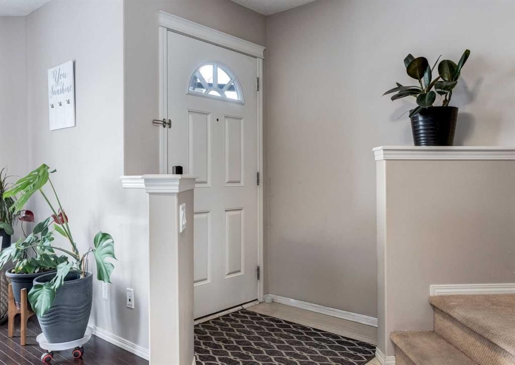 38 Autumn Crescent SE, Calgary — photo 2 of 41