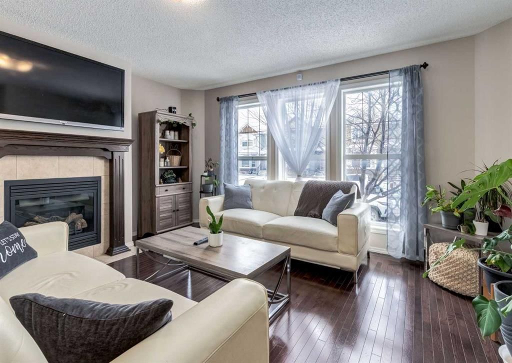 38 Autumn Crescent SE, Calgary — photo 3 of 41