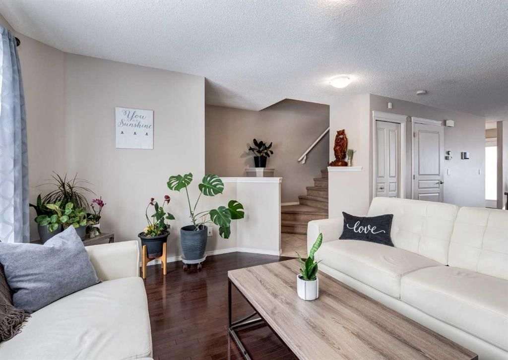 38 Autumn Crescent SE, Calgary — photo 5 of 41