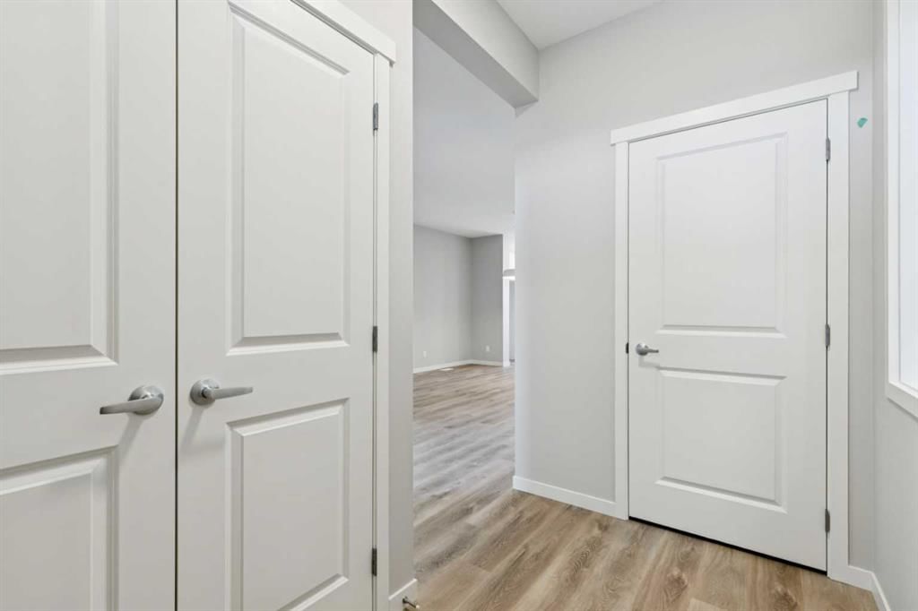 493 Hotchkiss Drive SE, Calgary — photo 3 of 31