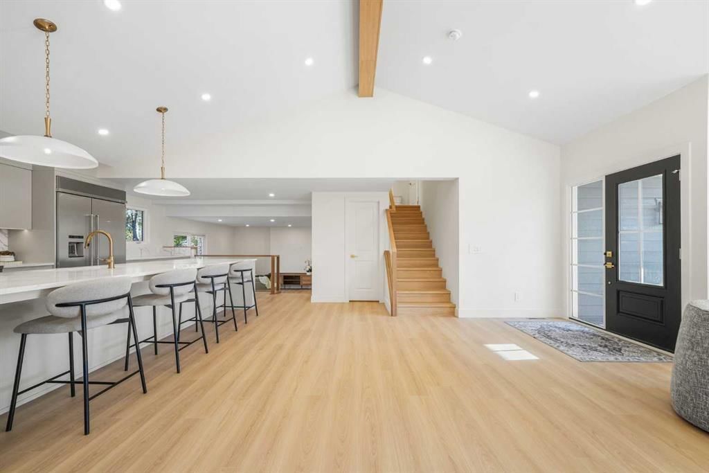 1016 Mapleglade Drive SE, Calgary — photo 5 of 45