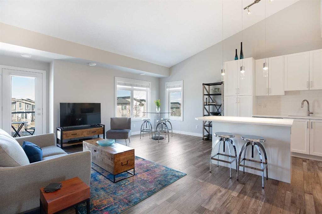 175 Sage Bluff Circle NW, Calgary — photo 5 of 32
