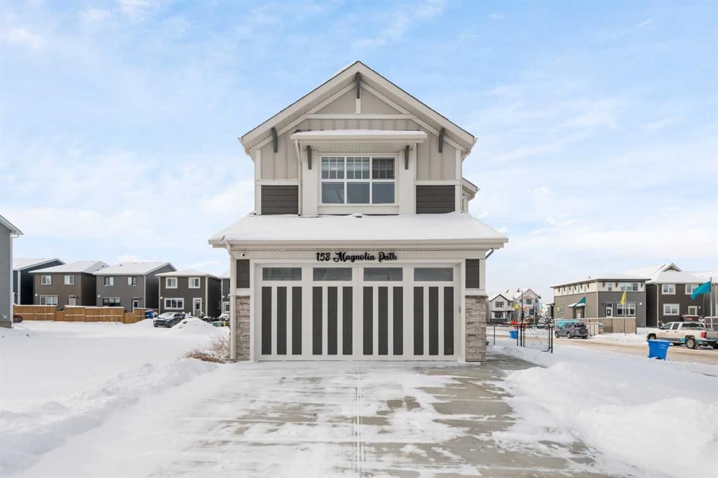 158 Magnolia Path SE, Calgary — photo 3 of 43