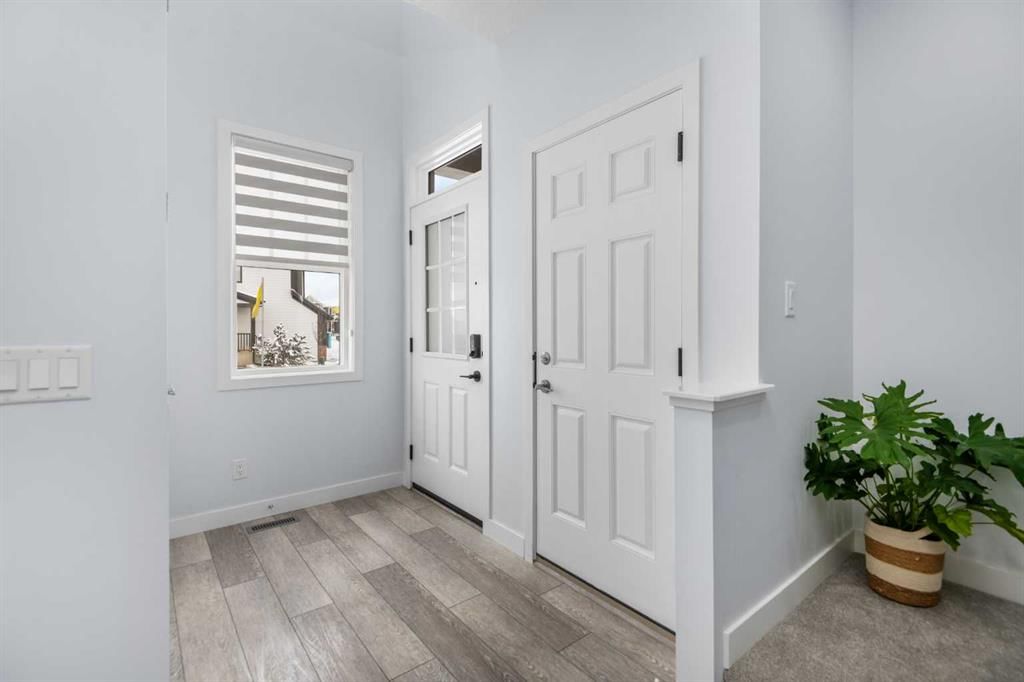 158 Magnolia Path SE, Calgary — photo 5 of 43