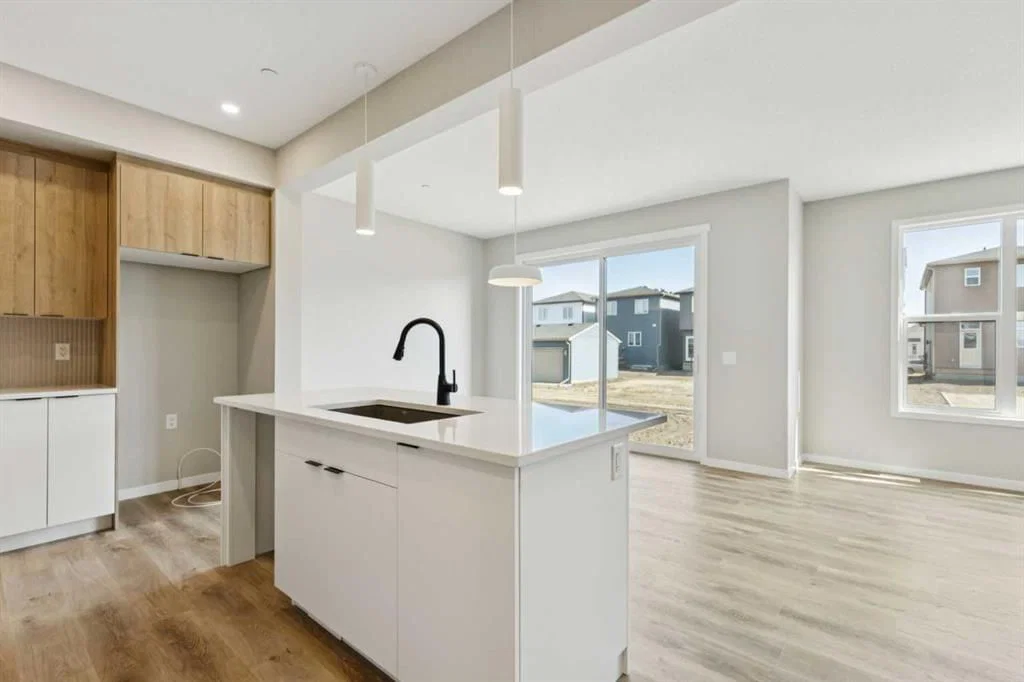 302 Hotchkiss Common SE, Calgary — photo 4 of 35