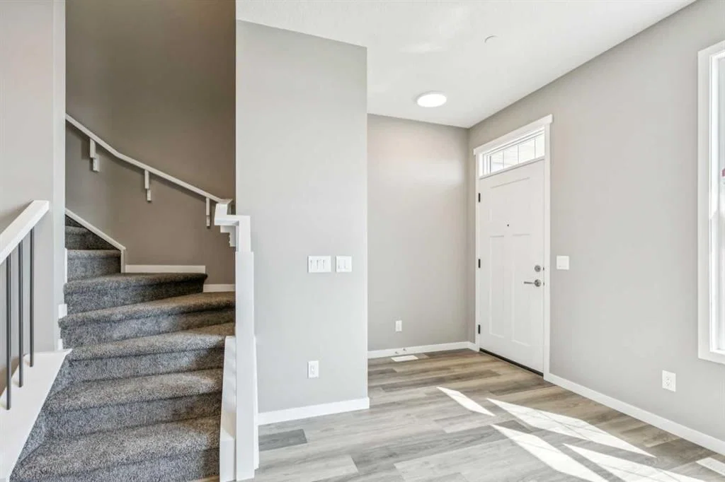 205 Hotchkiss Road SE, Calgary — photo 2 of 23