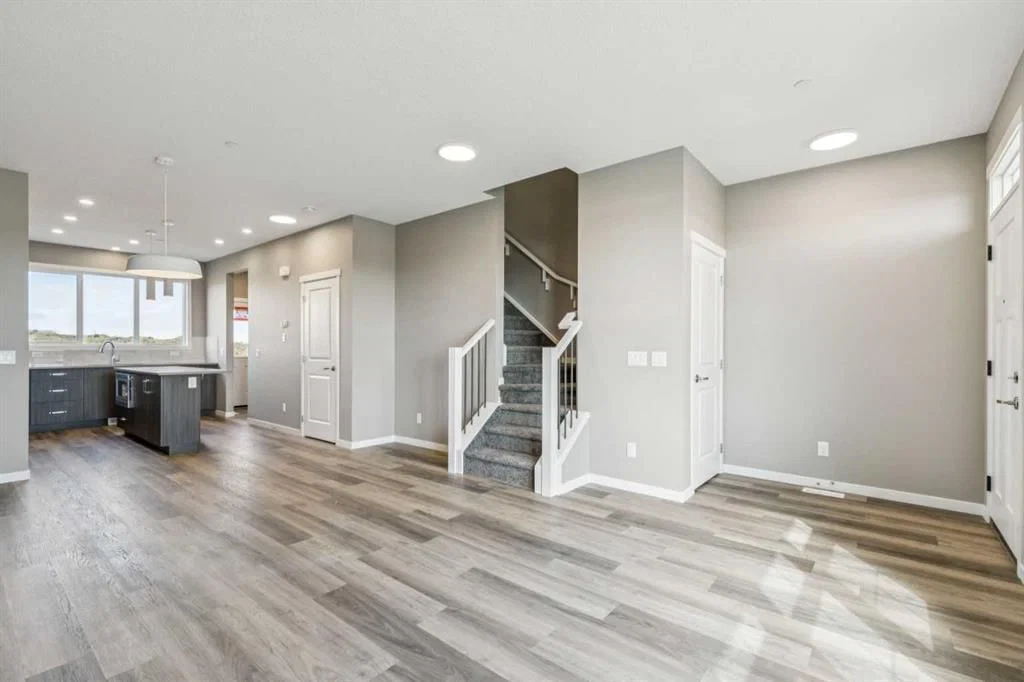 205 Hotchkiss Road SE, Calgary — photo 5 of 23