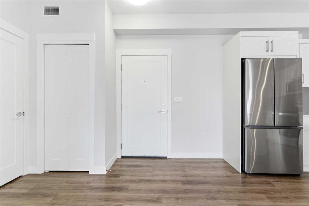 211, 25 Walgrove Walk SE, Calgary — photo 3 of 25