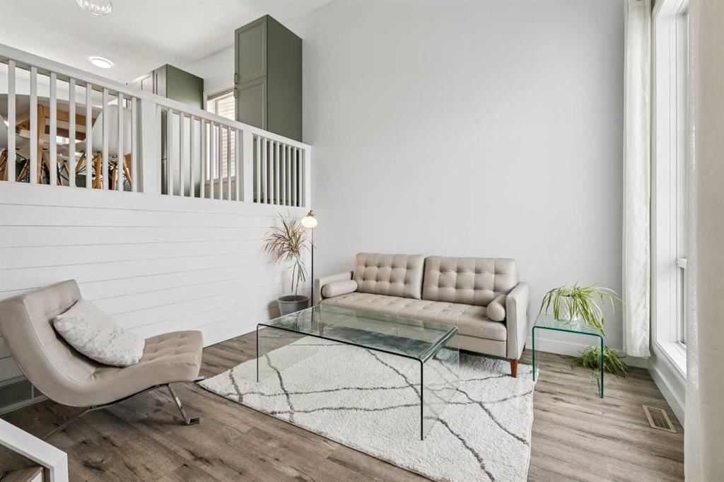 225 Somerset Drive SW, Calgary — photo 3 of 38