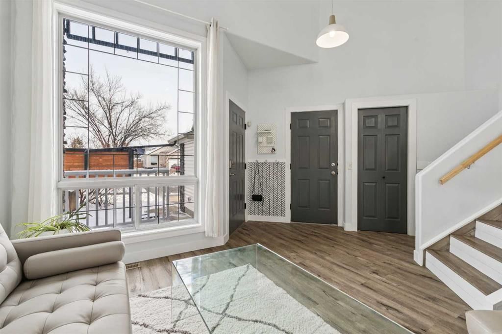 225 Somerset Drive SW, Calgary — photo 4 of 38