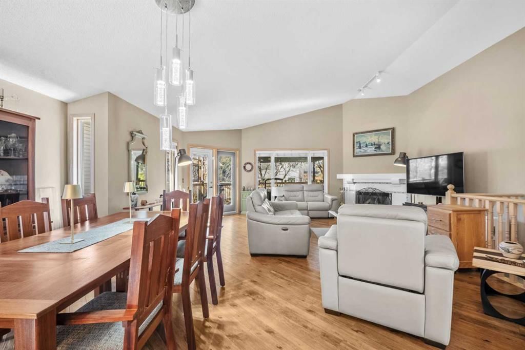 444 Sierra Morena Court SW, Calgary — photo 3 of 49