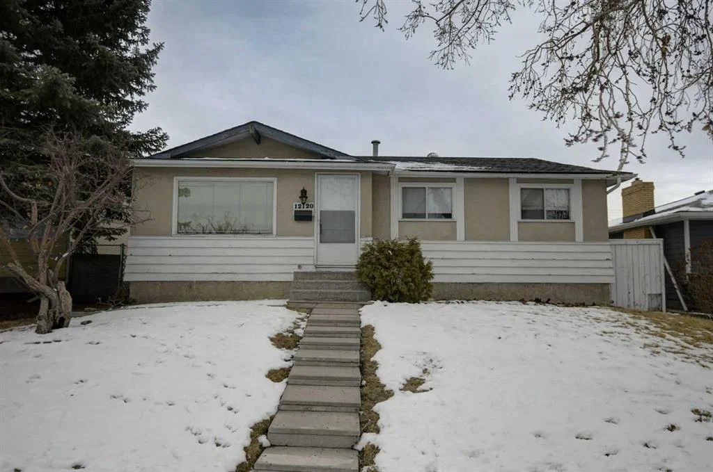 12120 Lake Michigan Road SE, Calgary — recently sold home
