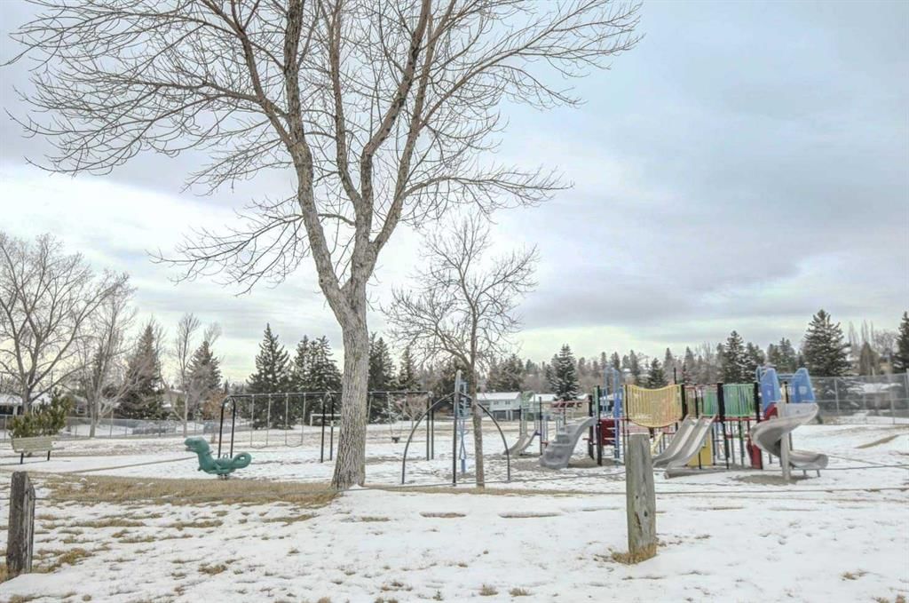 12120 Lake Michigan Road SE, Calgary — photo 2 of 26