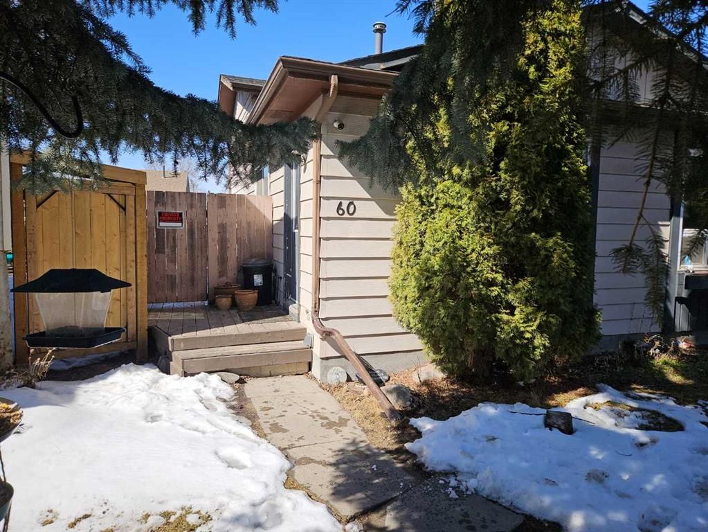 60 Erin Croft Place SE, Calgary — photo 2 of 25