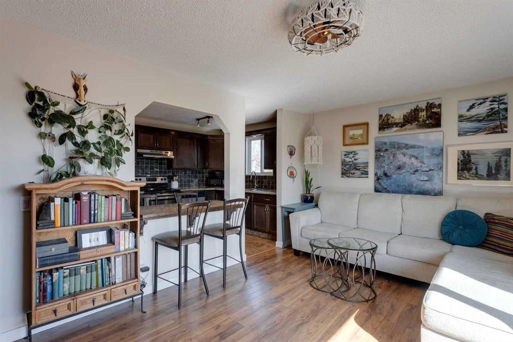 301, 2203 14 Street SW, Calgary — photo 2 of 26