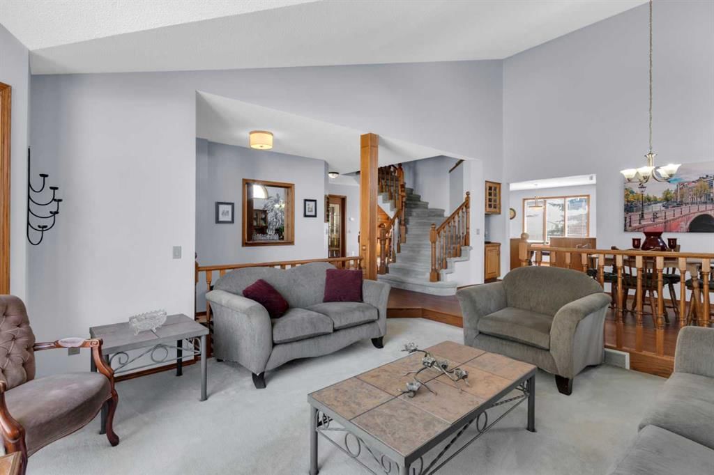220 Woodbrook Mews SW, Calgary — photo 4 of 45