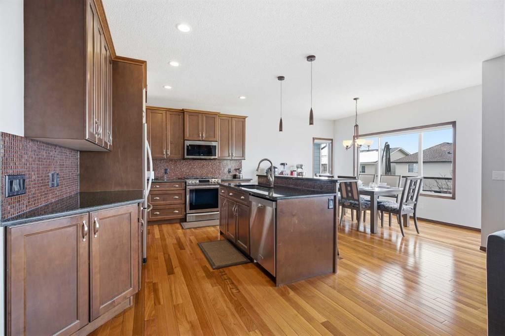 126 Pantego Way NW, Calgary — photo 3 of 50