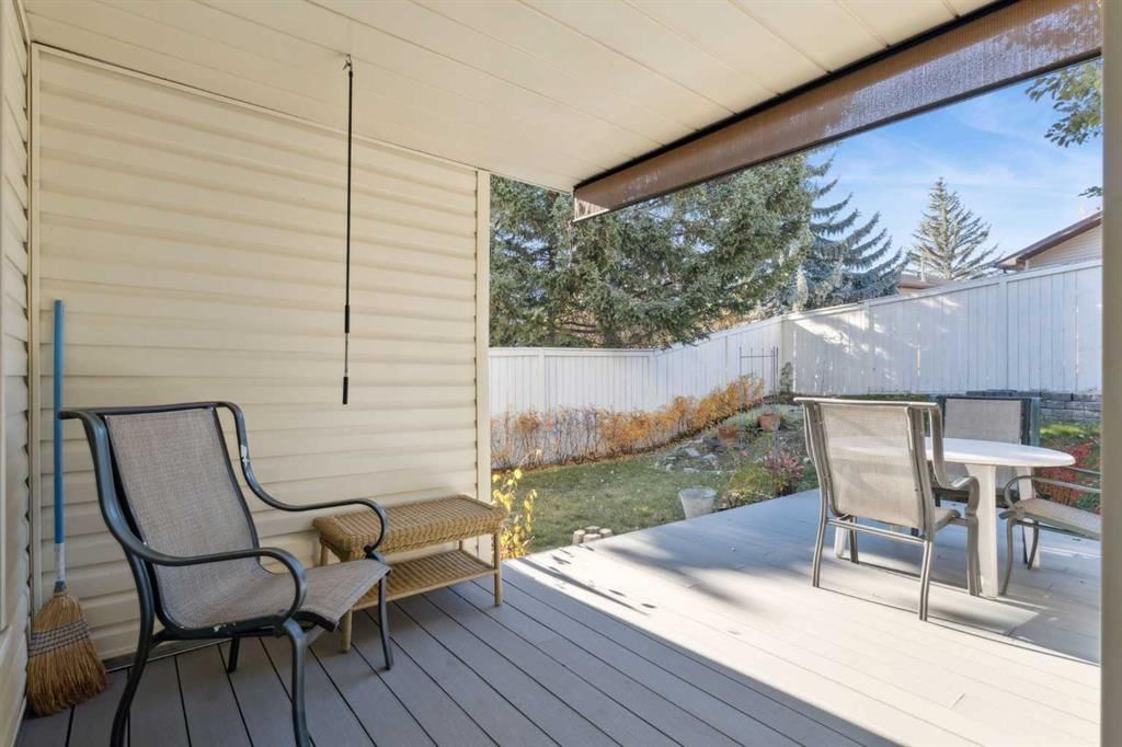 15 Millrise Lane SW, Calgary — photo 2 of 36