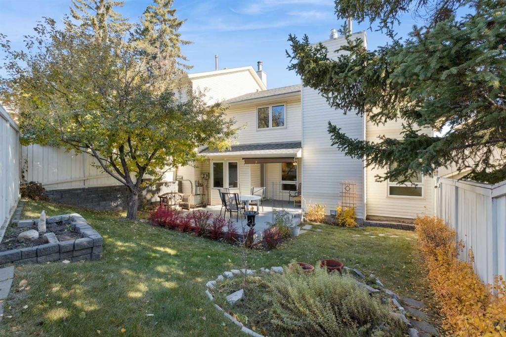 15 Millrise Lane SW, Calgary — photo 4 of 36