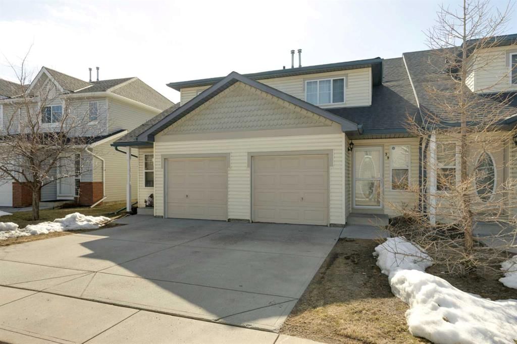 39 Country Village Circle NE, Calgary — photo 2 of 27
