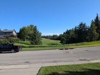 51 Woodacres Crescent SW, Calgary — photo 2 of 50