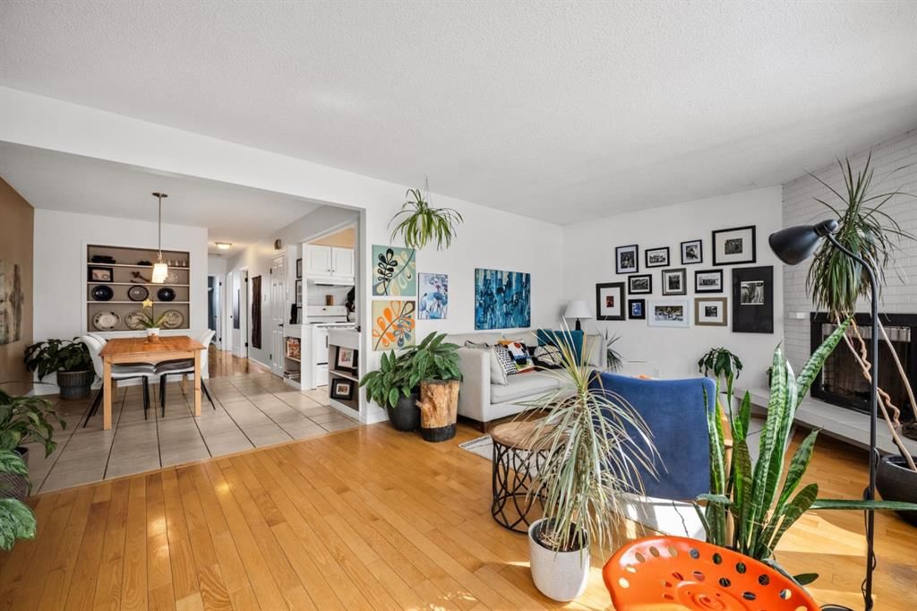 30 Hilton Avenue NW, Calgary — photo 4 of 47