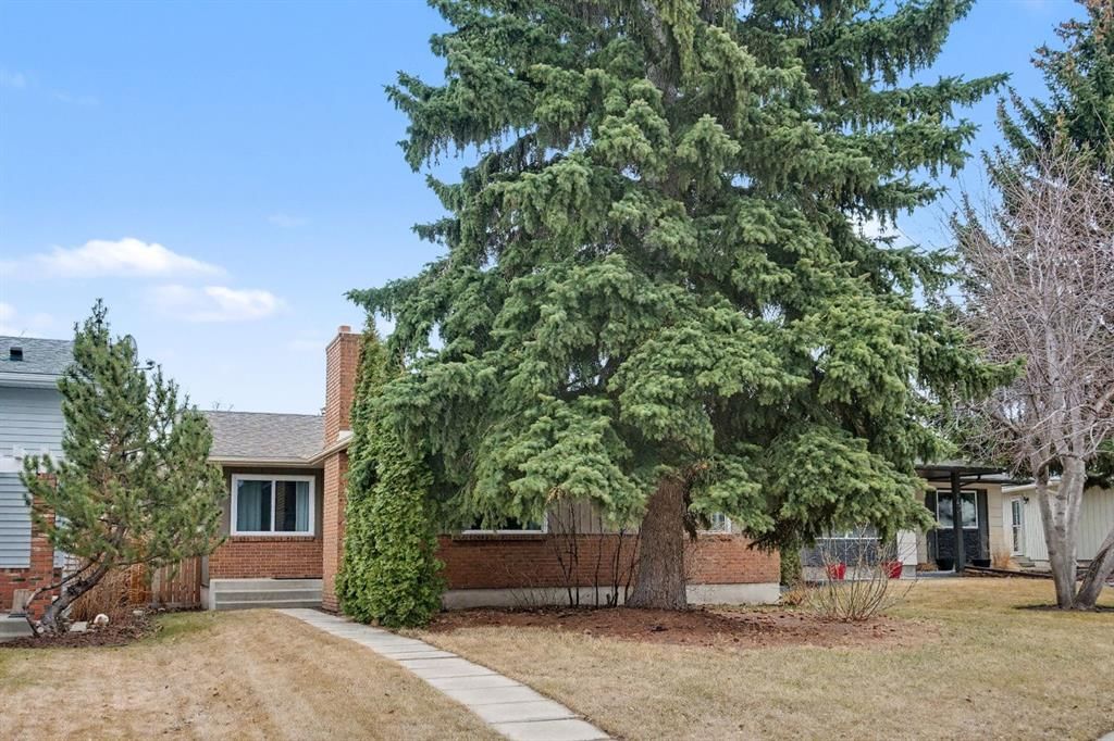 47 Sunhurst Court SE, Calgary — main listing photo