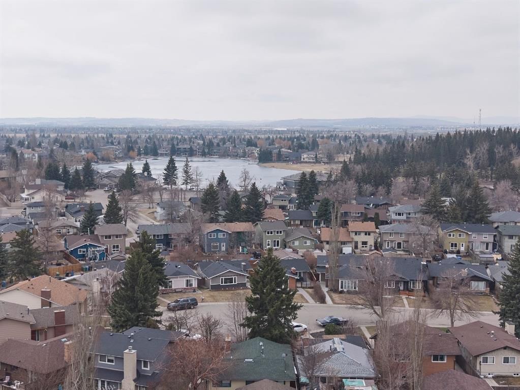 47 Sunhurst Court SE, Calgary — photo 2 of 37