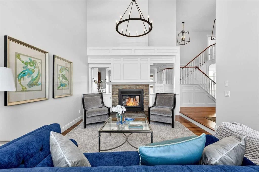 7087 Christie Briar Manor SW, Calgary — photo 5 of 48