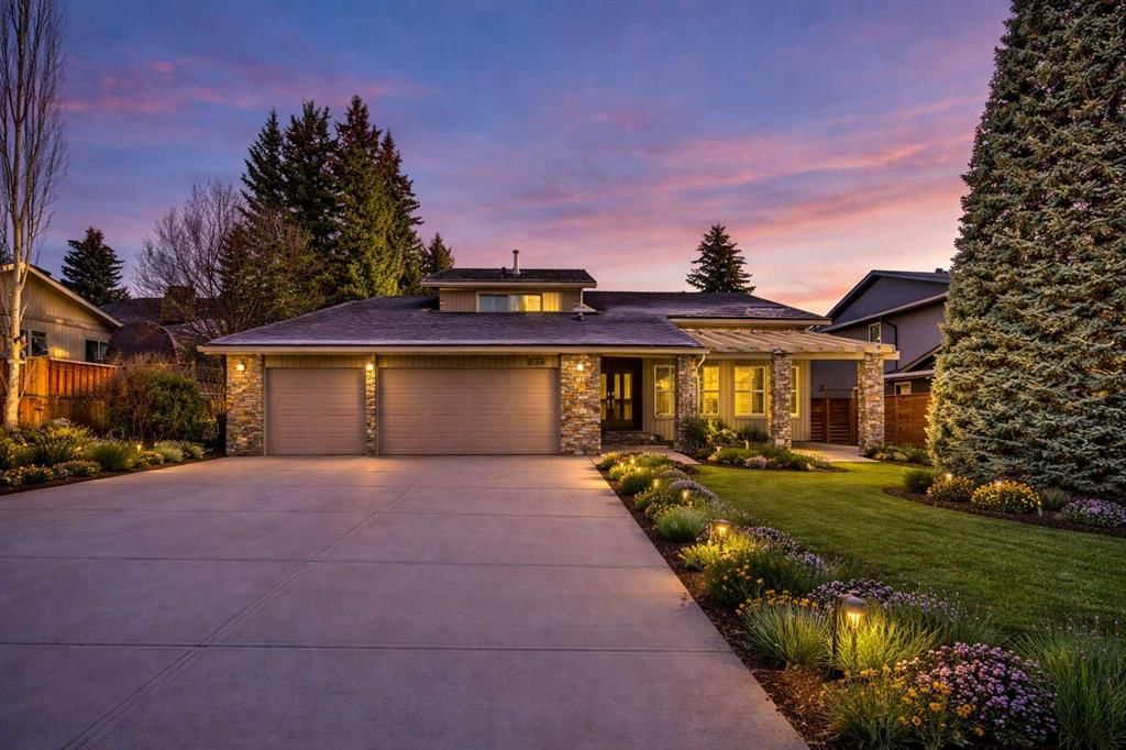 636 Varsity Estates Crescent NW, Calgary — main listing photo