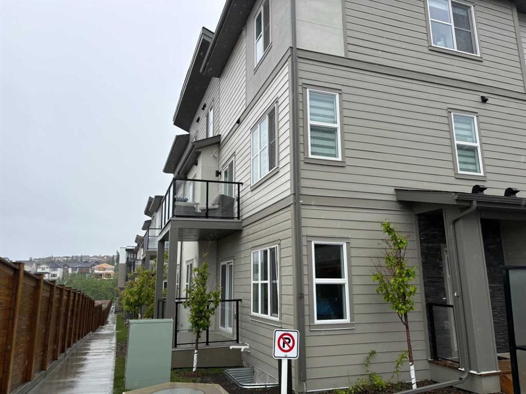 54, 2117 81st Street SW, Calgary — main listing photo