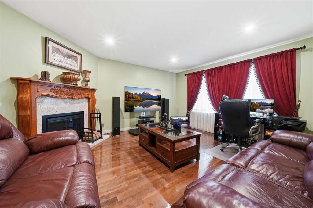 4728 Rundlehorn Drive NE, Calgary — photo 4 of 45