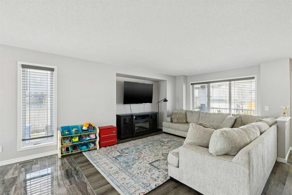 178 Evansmeade Common NW, Calgary — photo 5 of 41