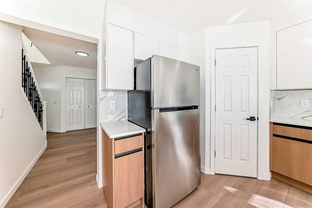 6 Arbour Stone Rise NW, Calgary — photo 5 of 38