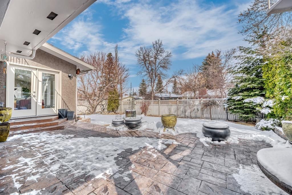 788 Parkridge Drive SE, Calgary — photo 4 of 48