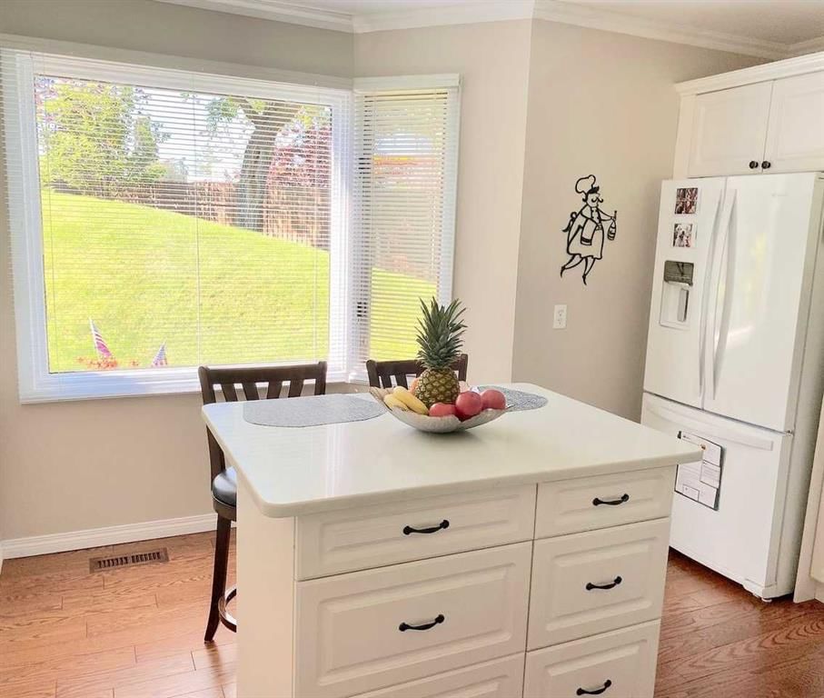 27, 10910 Bonaventure Drive SE, Calgary — photo 3 of 42