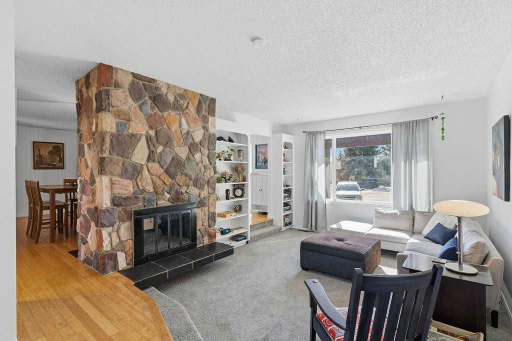 536 Woodhill Place SW, Calgary — photo 5 of 50