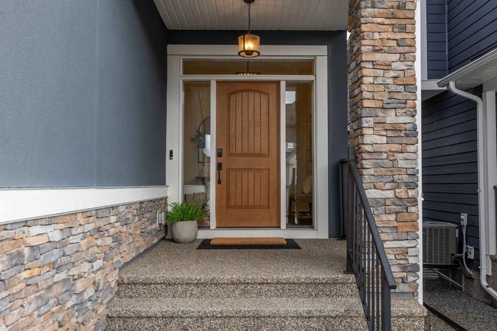 225 West Grove Way SW, Calgary — photo 3 of 50