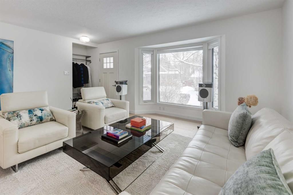 3119 46 Street SW, Calgary — photo 3 of 30