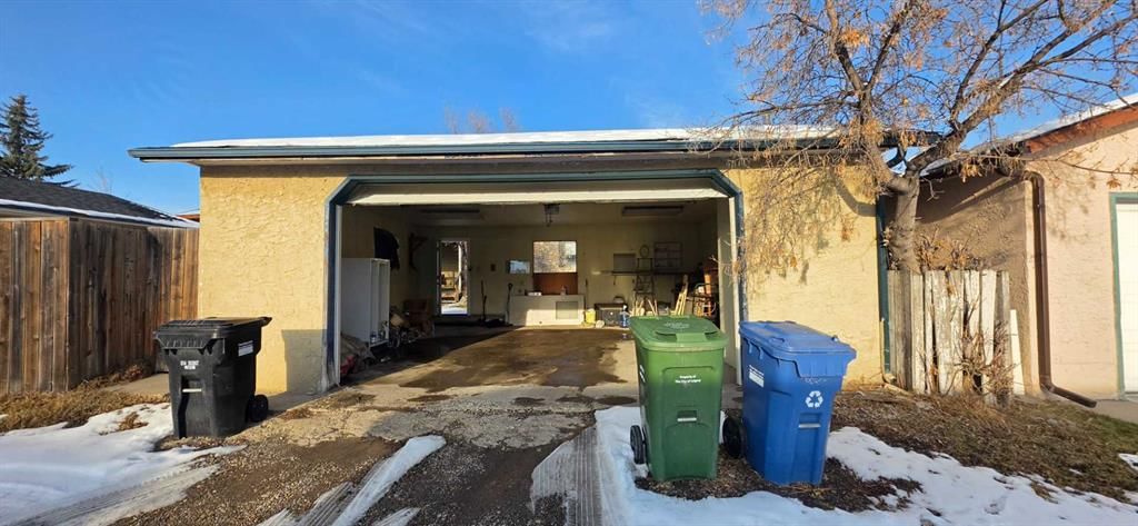 235 Fallswater Road NE, Calgary — photo 5 of 30