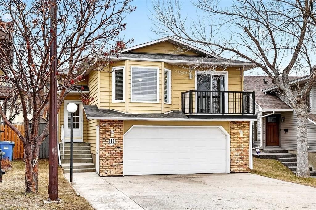 111 Sanderling Rise NW, Calgary — main listing photo