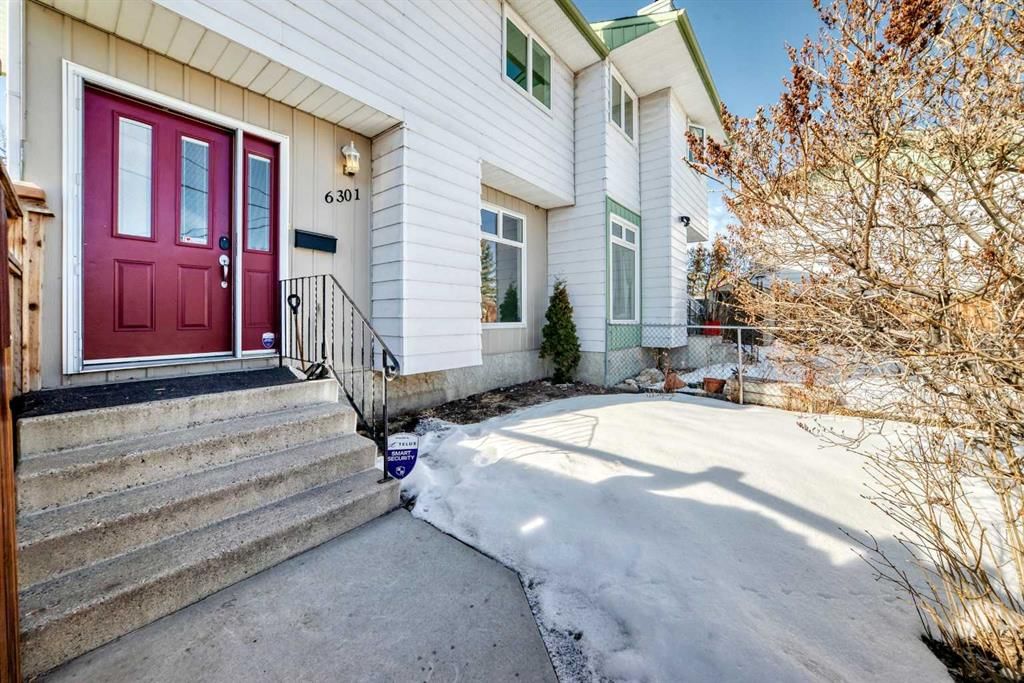 6301 Bowwood Drive NW, Calgary — photo 2 of 45