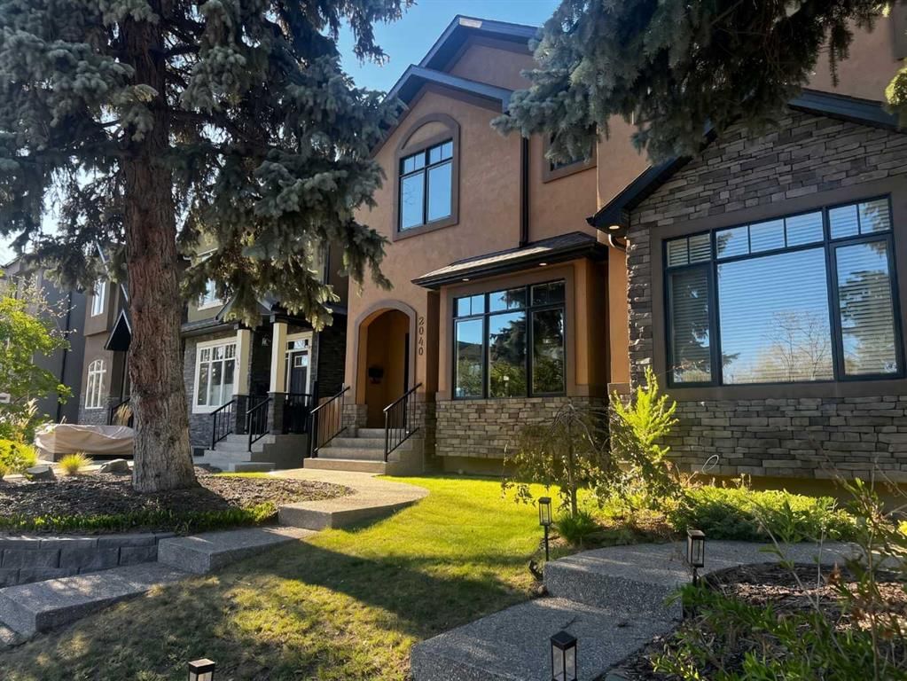 2040 46 Avenue SW, Calgary — main listing photo