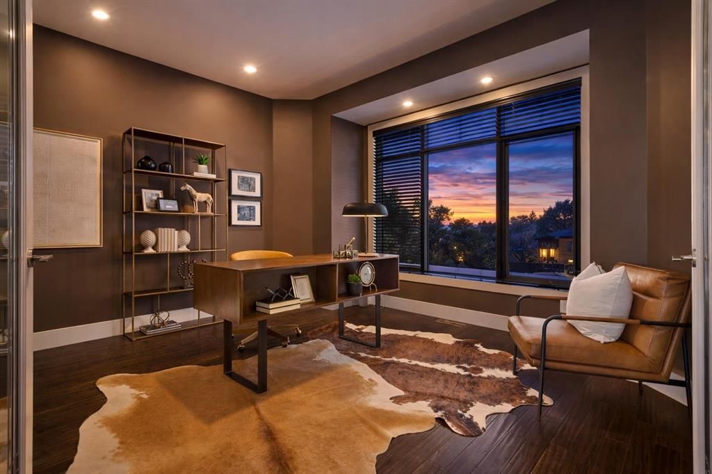 2040 46 Avenue SW, Calgary — photo 3 of 29