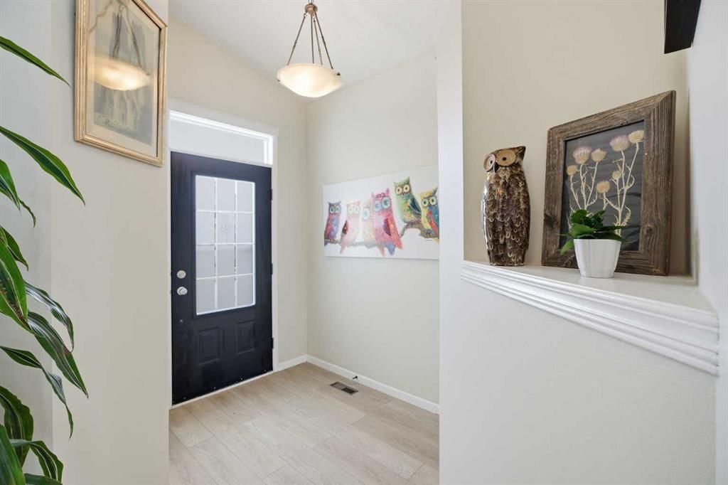 89 Prestwick Way SE, Calgary — photo 4 of 46